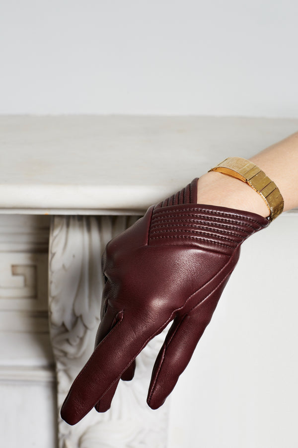 Silk lined leather shop gloves