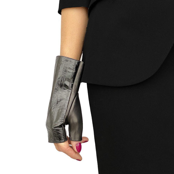 Ruby Cuff - Women's Fingerless Leather Gloves